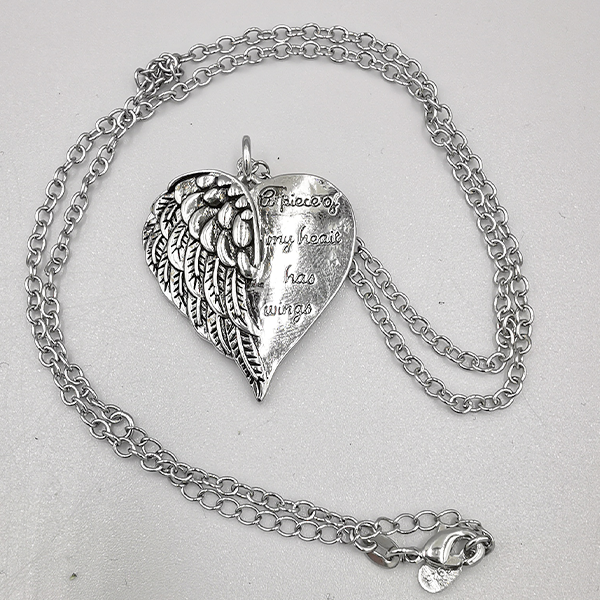 Persolisierte Attraktive Halskette für Frauen Klassisches Herz Engelsflügel Moderner Schmuck Reines Silber vergoldet & Halskette Sterlingsilber