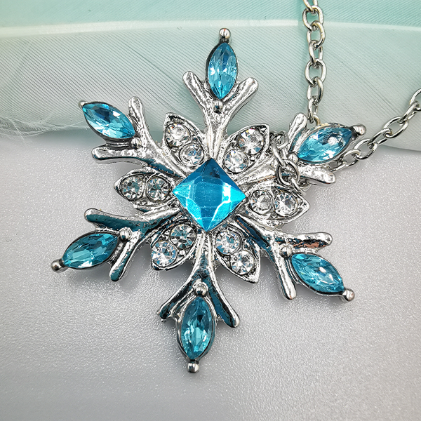 Persolisierte Silberblaue Kristalle Schneeflocken- Damen Halskette chic und modern