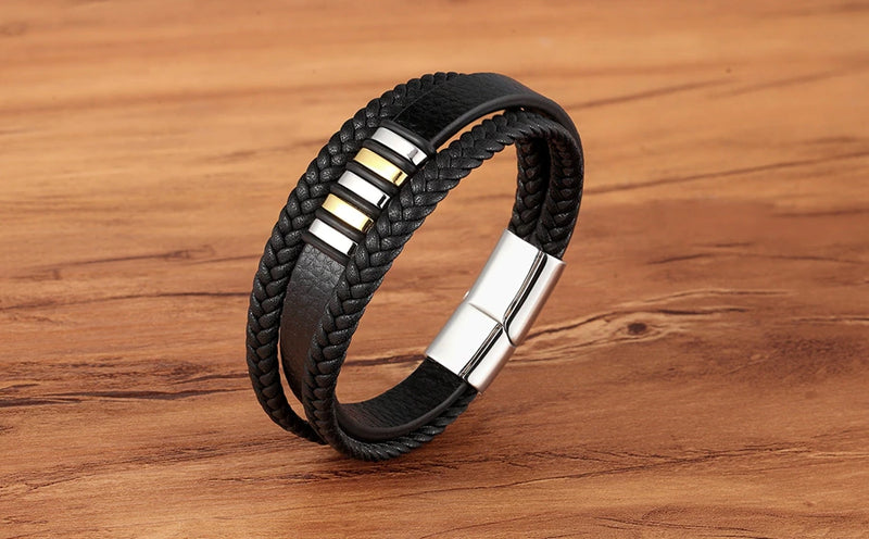 Personalisierte Armband aus echtem Leder für Herren. Mehrschichtig geflochtene, trendige Armbänder aus Kalbsleder mit magnetischer Schnalle.